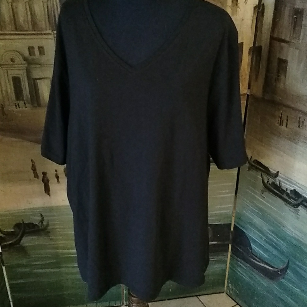 Black pullover tee